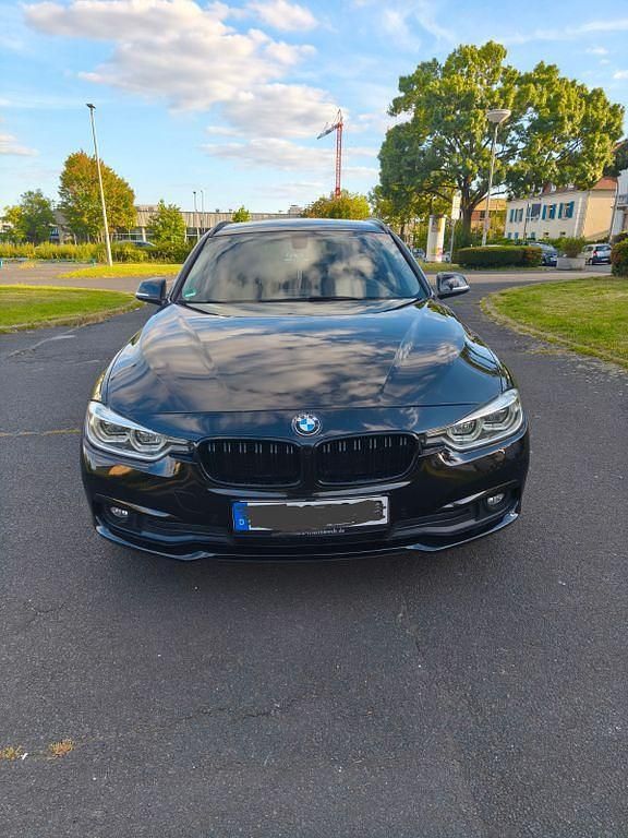 Gebraucht BMW 320 Advantage 190 PS (139 kW) 2016 Schwarz Kombi