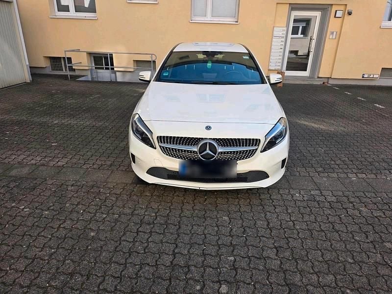 Gebraucht Mercedes A200 Edition 156 PS (114 kW) 2017 Weiß Kleinwagen