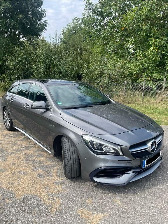 Grau Gebraucht 2018 Mercedes CLA45 AMG Shooting Brake AMG Kombi | 25.499 € (Superpreis) - Bild 1/4