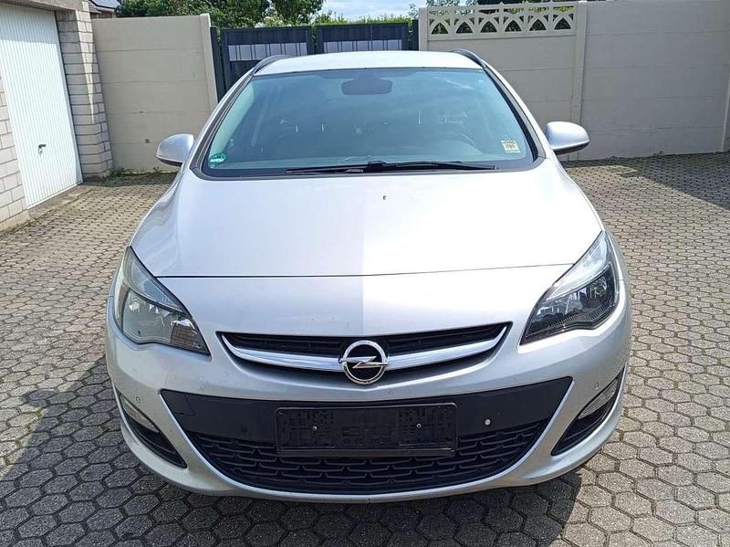 Silber Gebraucht 2014 Opel Astra Kombi | 3.300 € (Superpreis) - Bild 1/4