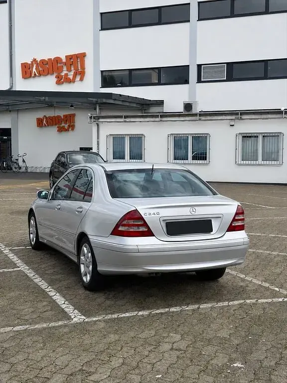 Gebraucht Mercedes 240 170 PS (125 kW) 2000 Silber Limousine