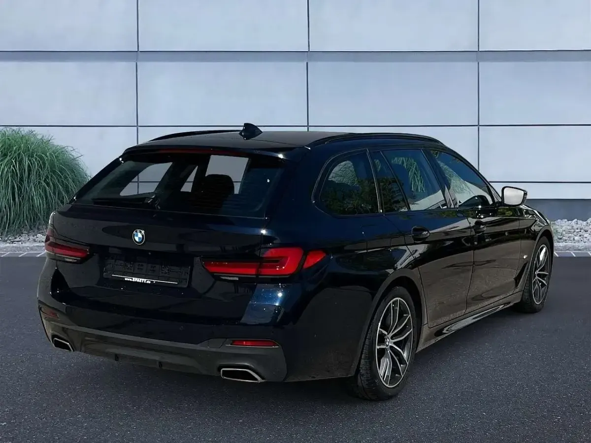 Gebraucht BMW 530 M Sport 286 PS (210 kW) 2022 Schwarz Kombi
