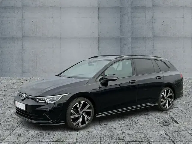 Gebraucht VW Golf VIII R-line 150 PS (110 kW) 2024 Deep black perleffekt Kombi