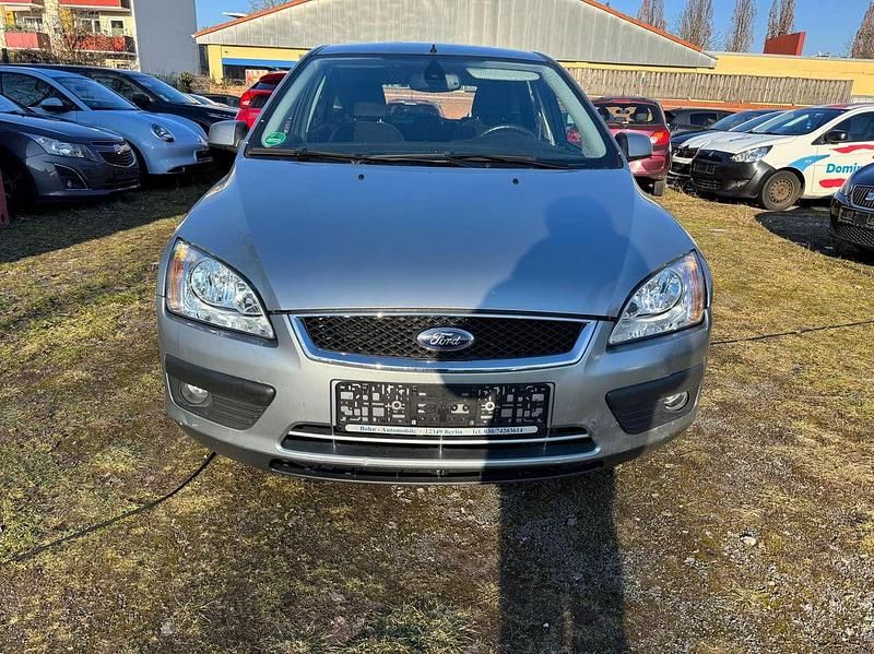 Gebraucht Ford Focus Ambiente 80 PS (58 kW) 2005 Silber Kleinwagen