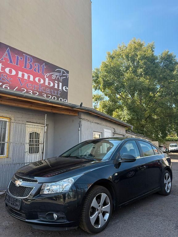 Gebraucht Chevrolet Cruze 124 PS (91 kW) 2011 Schwarz Limousine