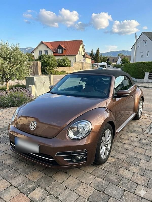 Gebraucht VW Beetle Cabriolet Allstar 110 PS (80 kW) 2016 Braun Cabrio
