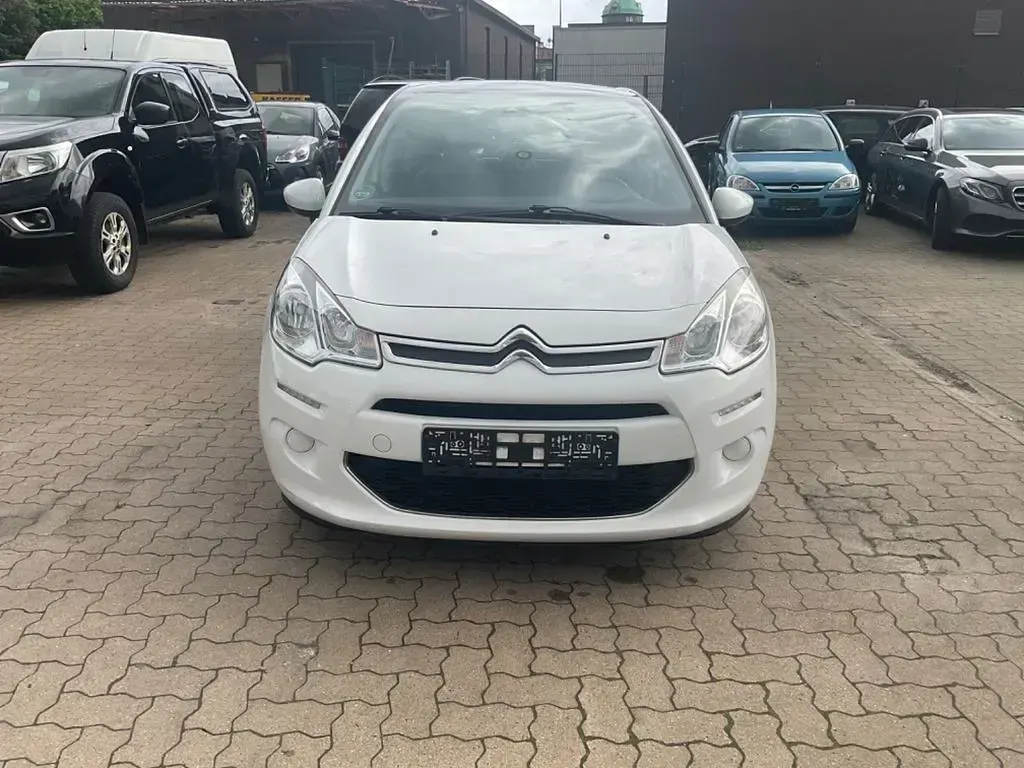 Usado Citroën C3 Tendance 82 CV (60 kW) 2013 Blanco Berlina
