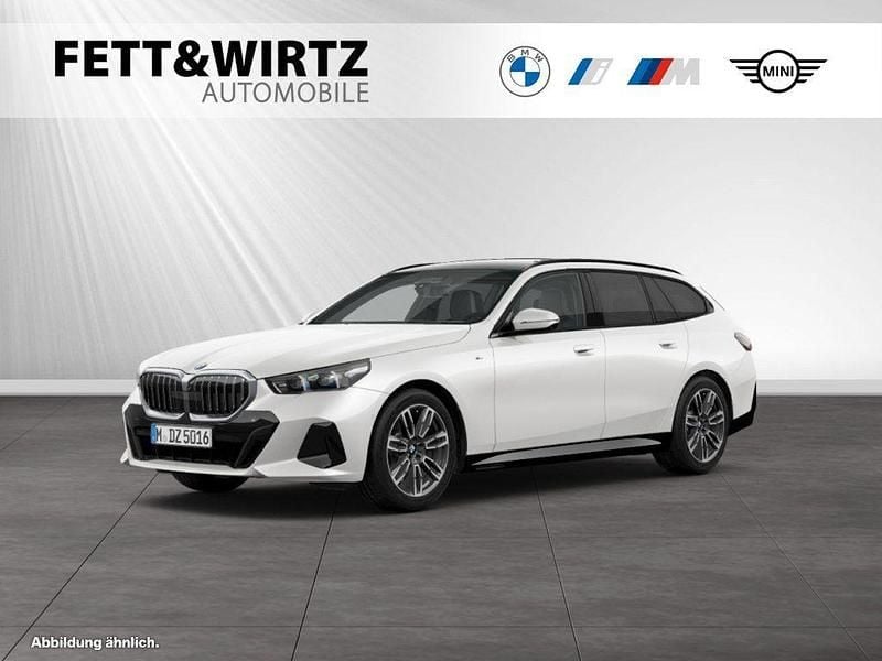 Mineralweiss Gebraucht 2024 BMW 520 Comfort Edition Kombi | 52.800 € (Superpreis) - Bild 1/3