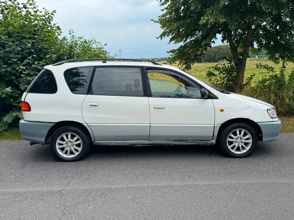 Gebraucht Toyota Picnic 90 PS (66 kW) 1999 Van / Kleinbus