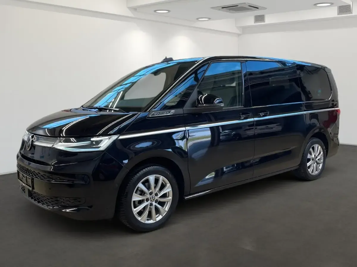 Gebraucht VW Multivan Style 150 PS (110 kW) 2025 Schwarz Van / Kleinbus