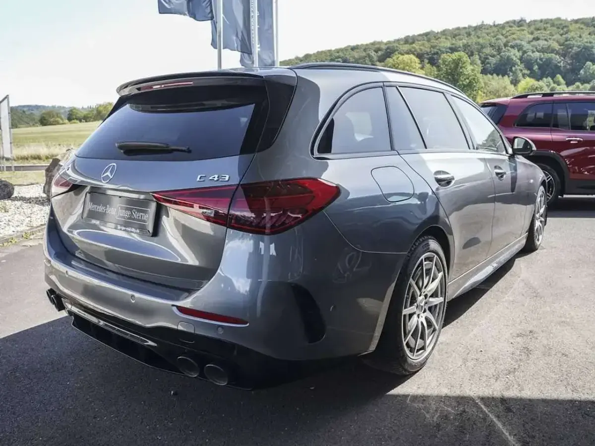 Gebraucht Mercedes C43 AMG AMG 408 PS (300 kW) 2023 Lack selenitgrau Kombi