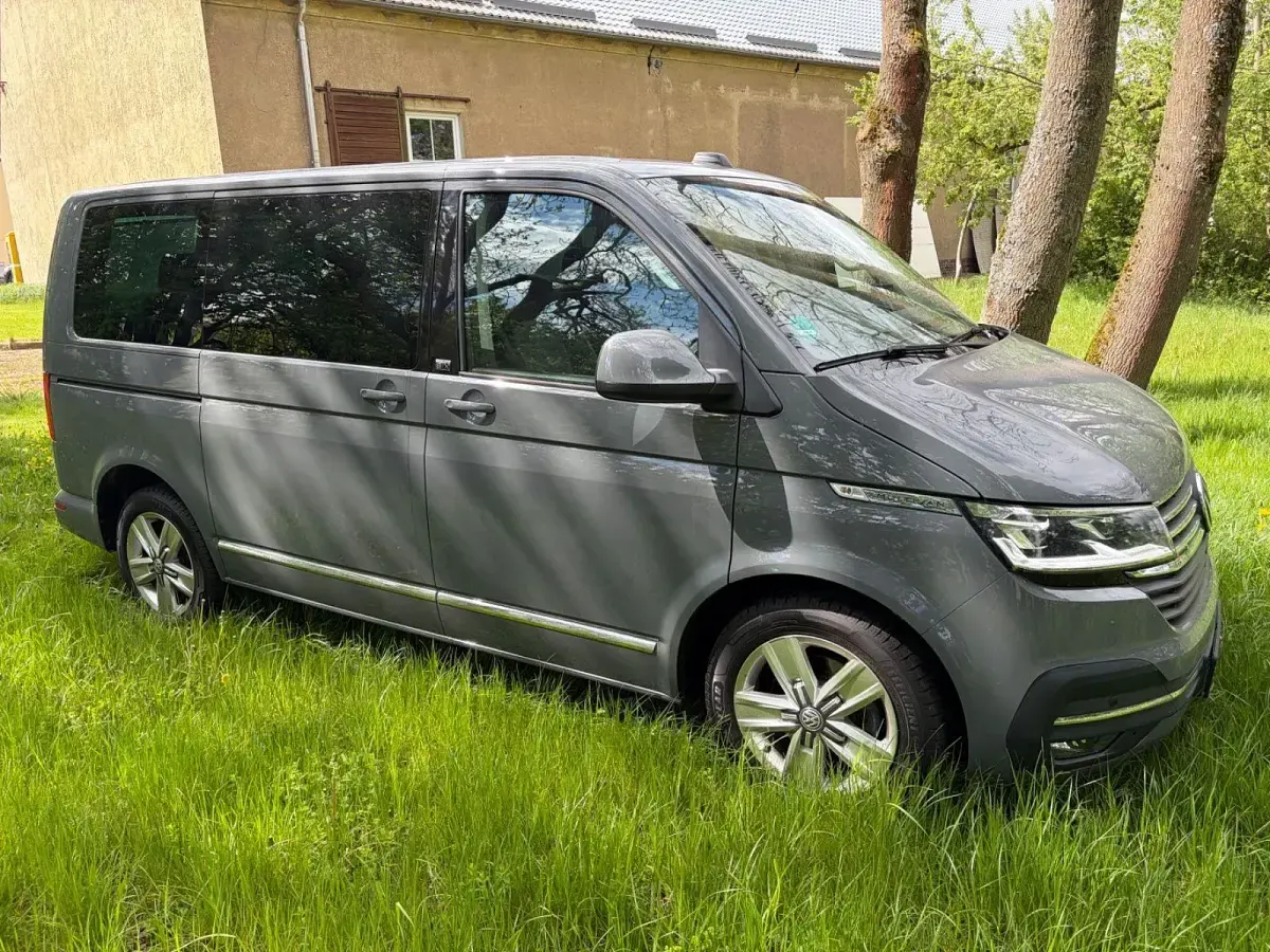 Occasion VW Multivan 150 ch (110 kW) 2022 Gris Monospace