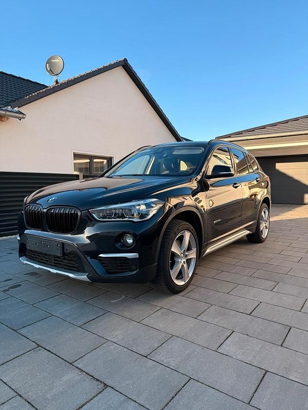 Schwarz Gebraucht 2017 BMW X1 xLine SUV | 18.400 € (Guter Preis) - Bild 1/4
