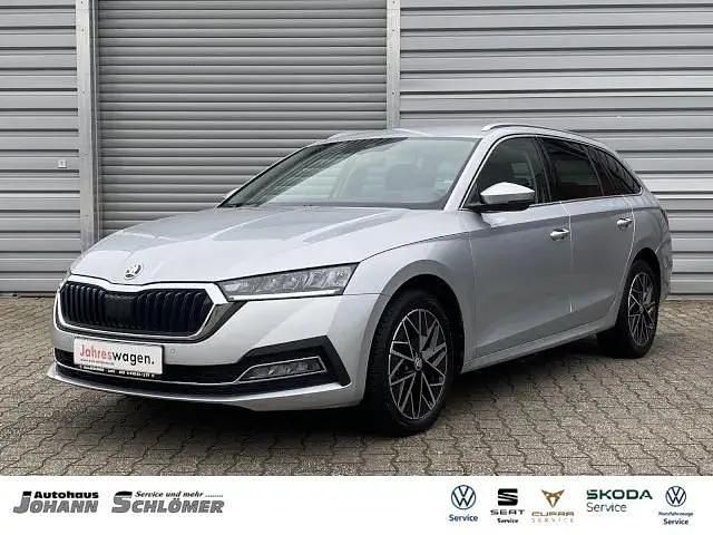 Brilliantsilber Gebraucht 2021 Skoda Octavia Style Kombi | 28.900 € (Teuer) - Bild 1/4