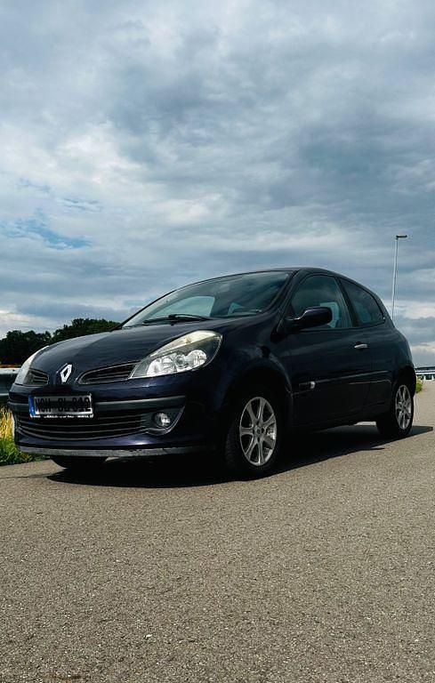 Violett Gebraucht 2007 Renault Clio II Exception Limousine | 1.990 € (Guter Preis) - Bild 1/4