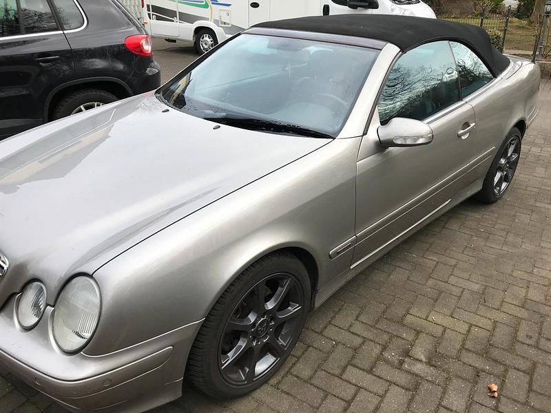 Gebraucht Mercedes CLK200 163 PS (119 kW) 2003 Grau Cabrio