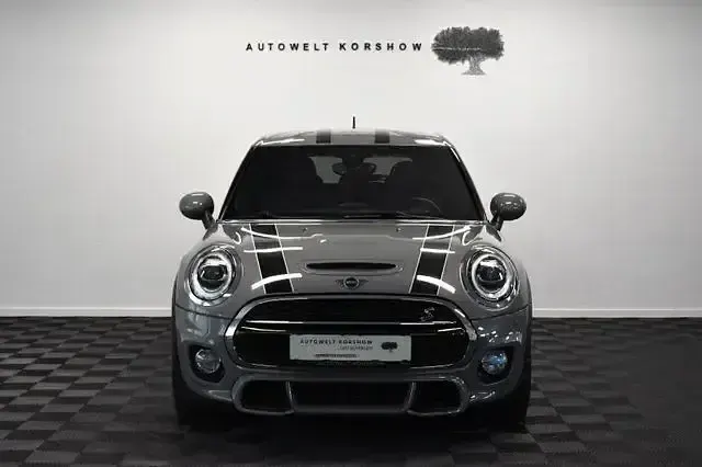 Gebraucht Mini John Cooper Works 192 PS (141 kW) 2019 Moonwalk grey (metallic) Kleinwagen