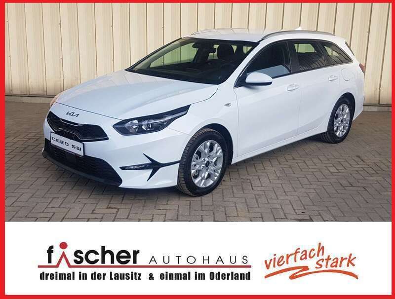 Carraraweiss Neu 2025 Kia Ceed Sportswagon Vision Kombi | 24.950 € (Fairer Preis) - Bild 1/4