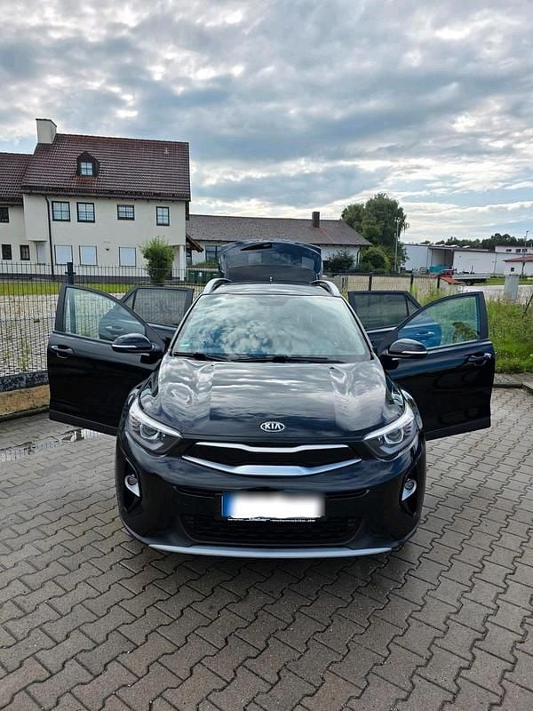 Schwarz Gebraucht 2019 Kia Stonic SUV | 13.999 € (Fairer Preis) - Bild 1/4