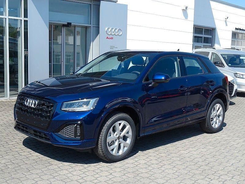 Neu Audi Q2 Advanced Plus 150 PS (110 kW) 2026 Blau SUV