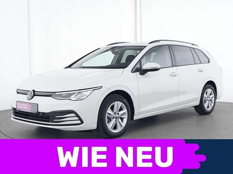Pure white Gebraucht 2023 VW Golf VIII Life Kombi | 22.524 € (Superpreis) - Bild 1/4