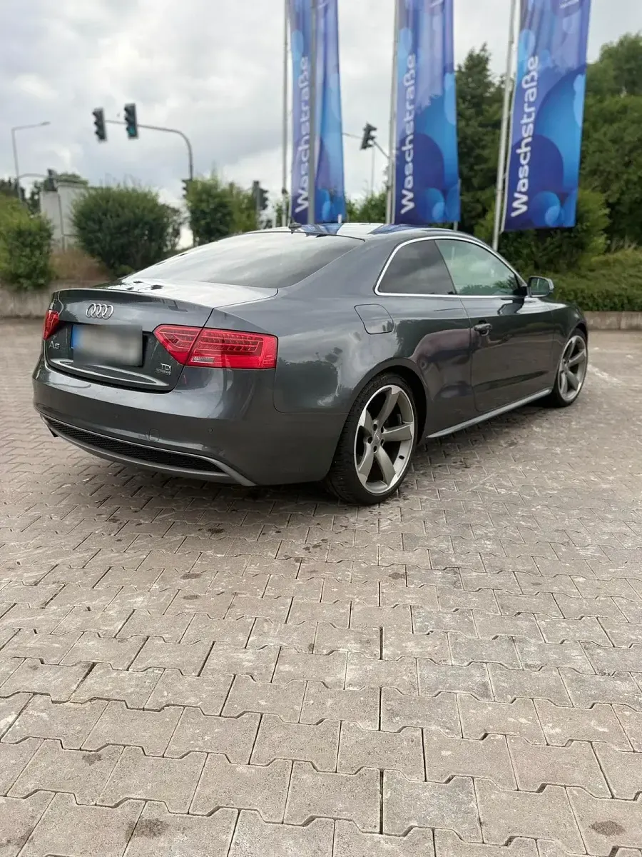 Gebraucht Audi A5 Design 177 PS (130 kW) 2015 Grau Coupé