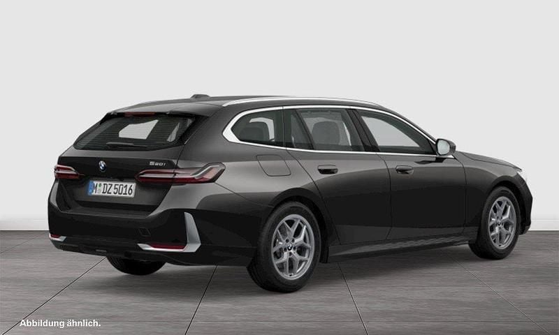 Gebraucht BMW 520 Sport Line 208 PS (152 kW) 2025 Grau Kombi