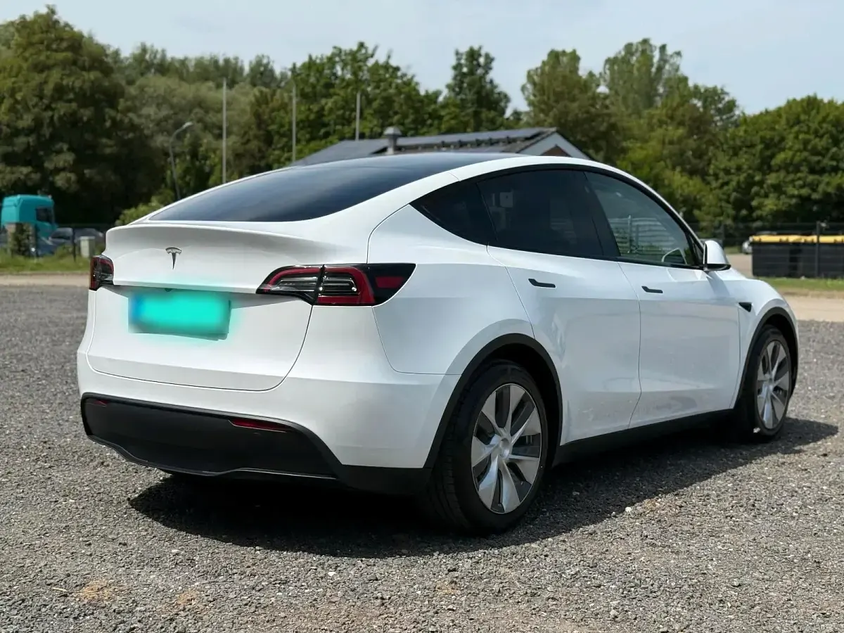Gebraucht Tesla Model Y RWD 250 kW (340 PS) 2022 Weiß SUV