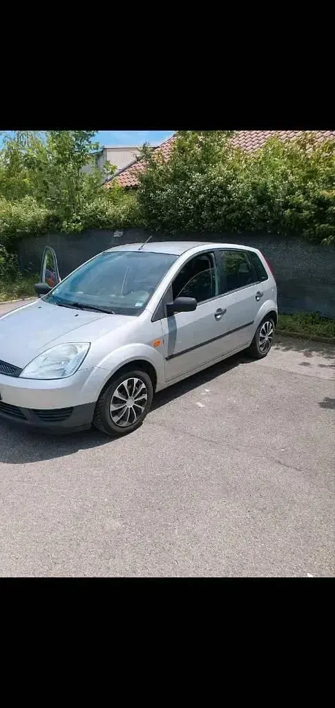 Gebraucht Ford Fiesta 69 PS (50 kW) 2004 Silber Kleinwagen