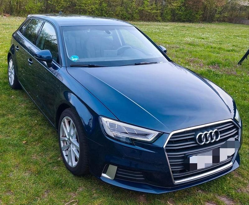 Gebraucht Audi A3 Sport 150 PS (110 kW) 2020 Blau Limousine