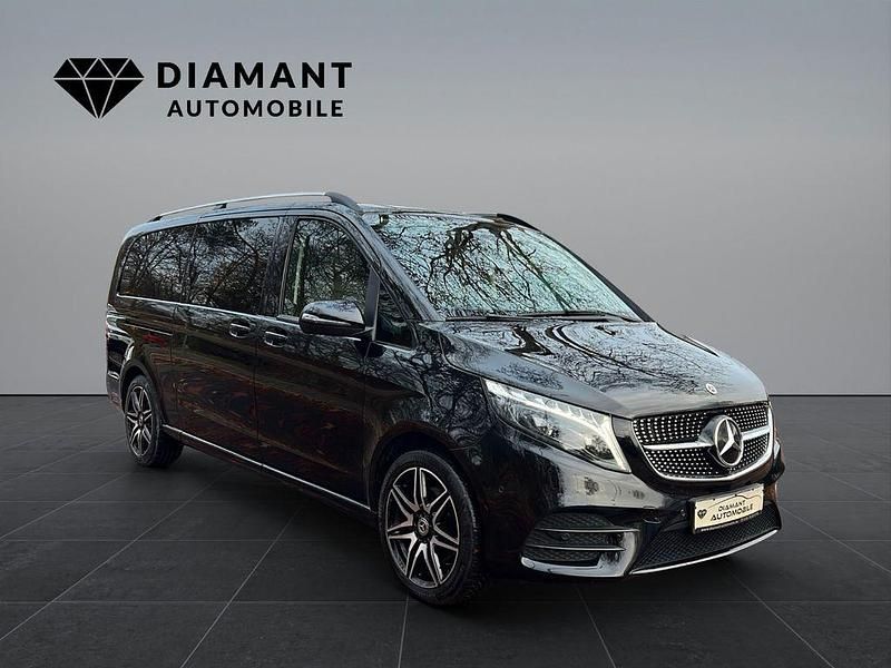 Schwarz Gebraucht 2023 Mercedes V300 AMG Van / Kleinbus | 64.990 € (Teuer) - Bild 1/4