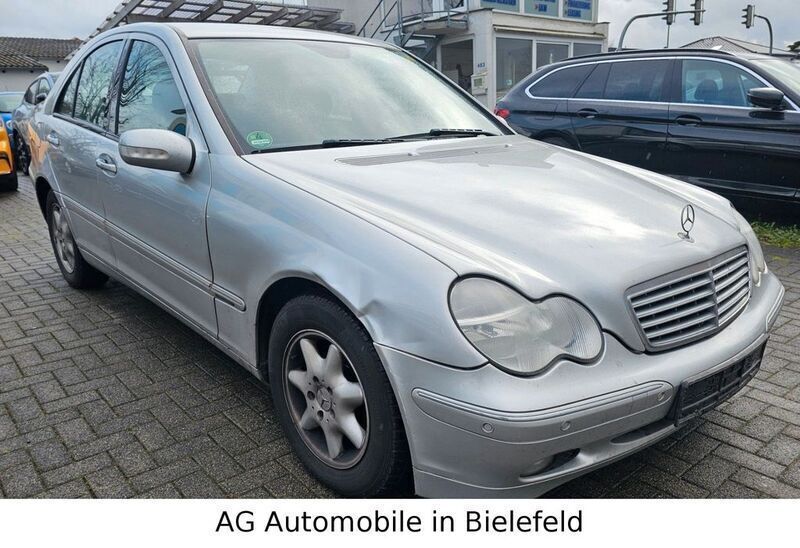 Silber Gebraucht 2003 Mercedes C200 Limousine | 1.199 € (Superpreis) - Bild 1/4