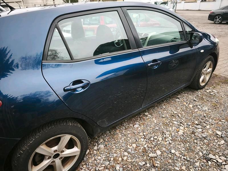 Gebraucht Toyota Auris 126 PS (92 kW) 2007 Blau Kleinwagen
