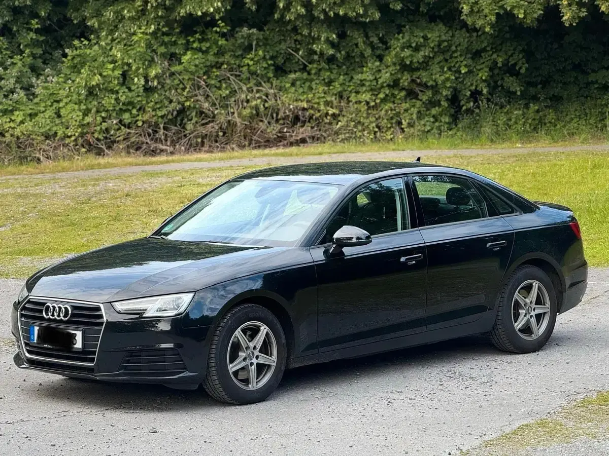 Gebraucht Audi A4 150 PS (110 kW) 2018 Schwarz Limousine
