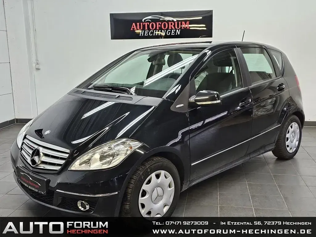 Używany Mercedes A160 95 KM (69 kW) 2011 Czarny Sedan/Limuzyna