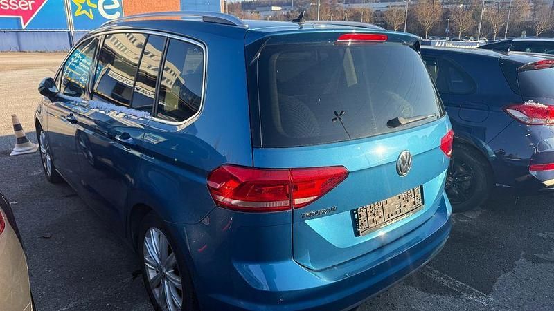 Gebraucht VW Touran Highline 150 PS (110 kW) 2016 Blau Van / Kleinbus