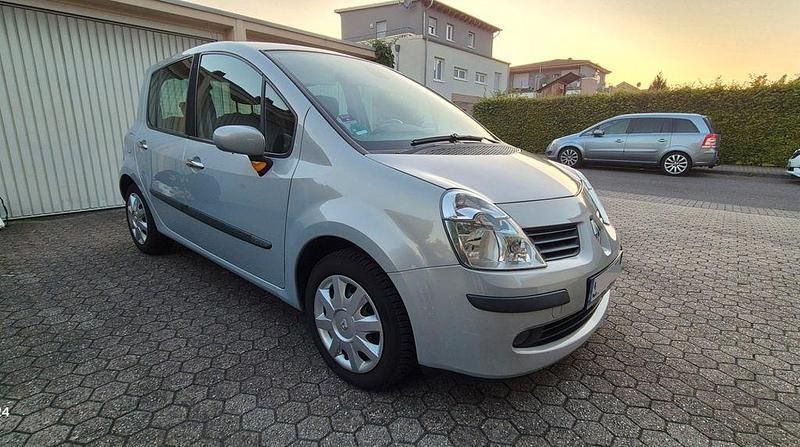Silber Gebraucht 2005 Renault Modus Van / Kleinbus | 2.490 € (Etwas zu teuer) - Bild 1/4