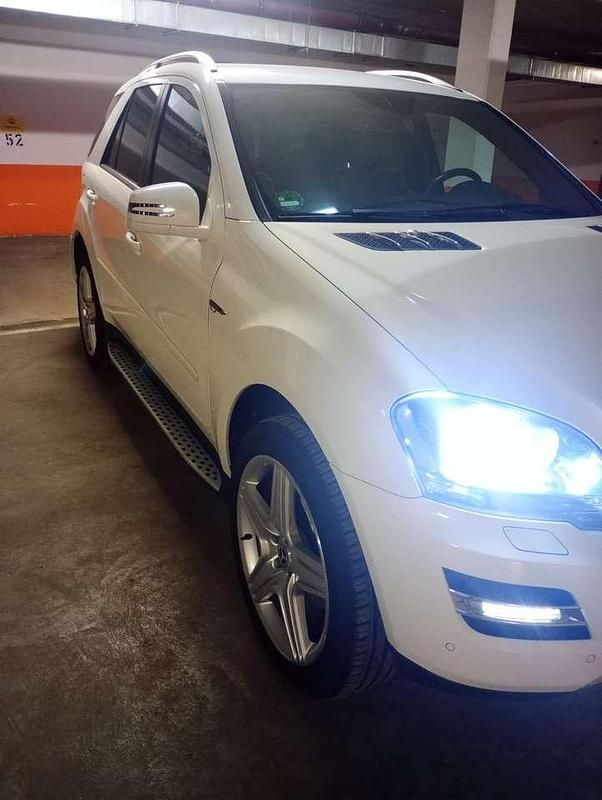 Gebraucht 2011 Mercedes ML350 Edition SUV | 12.950 € (Fairer Preis) - Bild 1/4