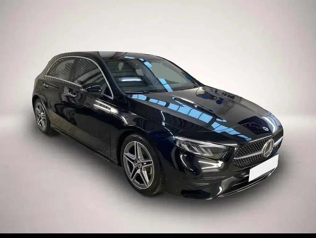 Gebraucht Mercedes A180 AMG line 136 PS (100 kW) 2025 Manufacturer Limousine