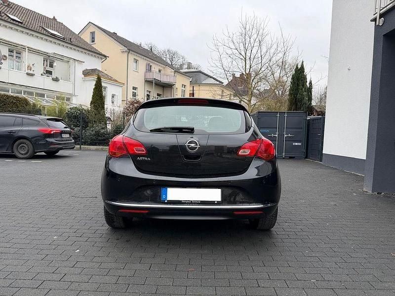 Gebraucht Opel Astra 120 PS (88 kW) 2013 Schwarz Limousine