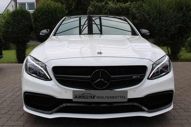 Weiß Gebraucht 2017 Mercedes C63 AMG AMG Limousine | 41.490 € (Fairer Preis) - Bild 1/4
