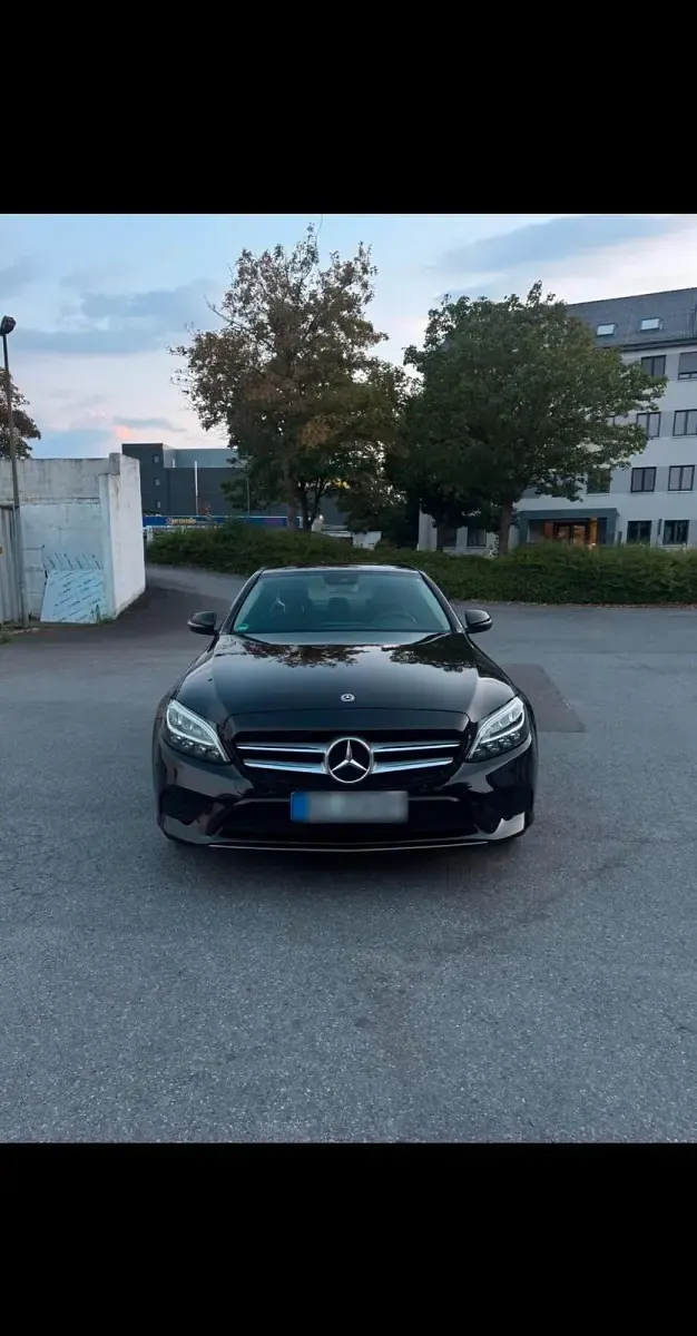 Gebraucht Mercedes C200 AMG 160 PS (117 kW) 2020 Schwarz Limousine