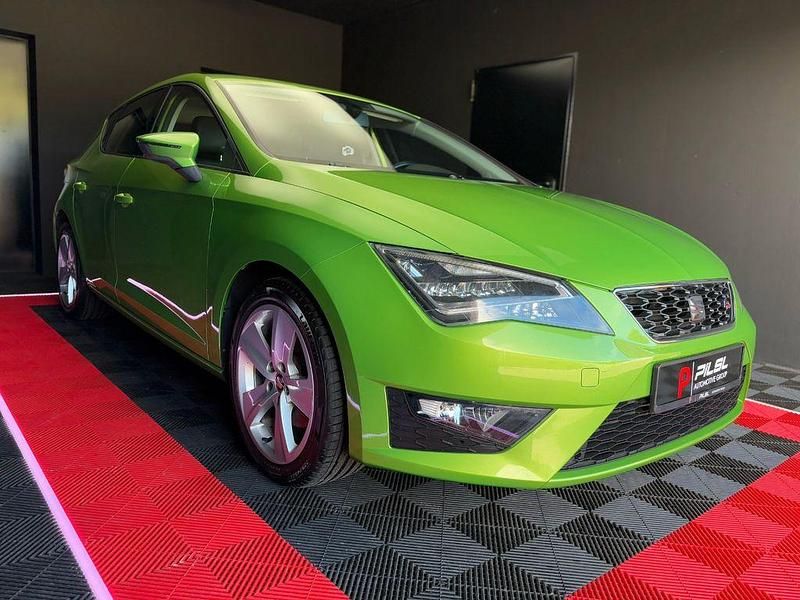 Grün Gebraucht 2015 Seat Leon FR Limousine | 9.699 € (Fairer Preis) - Bild 1/4