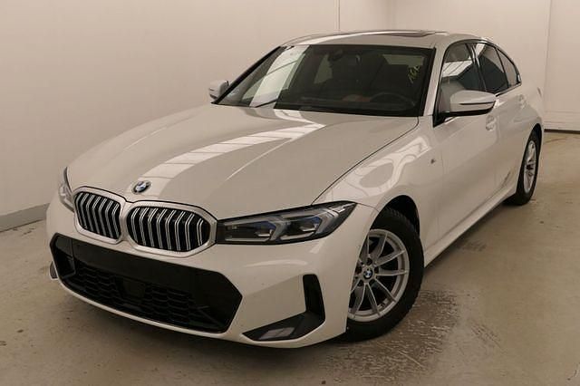 Weiß Gebraucht 2023 BMW 320 M Sport Limousine | 35.190 € (Superpreis) - Bild 1/3