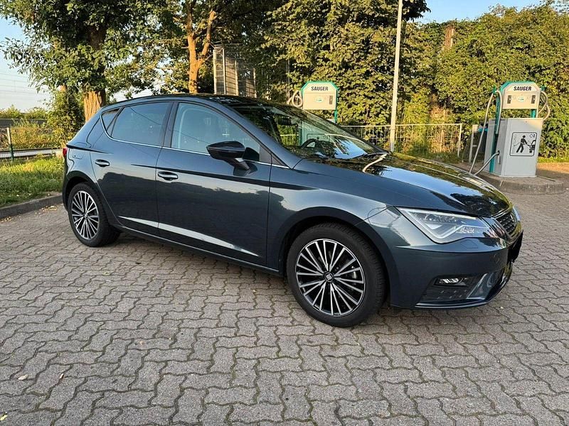 Grau Gebraucht 2018 Seat Leon Beats Limousine | 20.900 € (Etwas zu teuer) - Bild 1/4