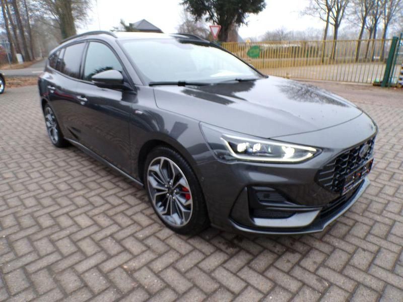 Gebraucht Ford Focus ST-Line X 155 PS (114 kW) 2025 Grau Limousine