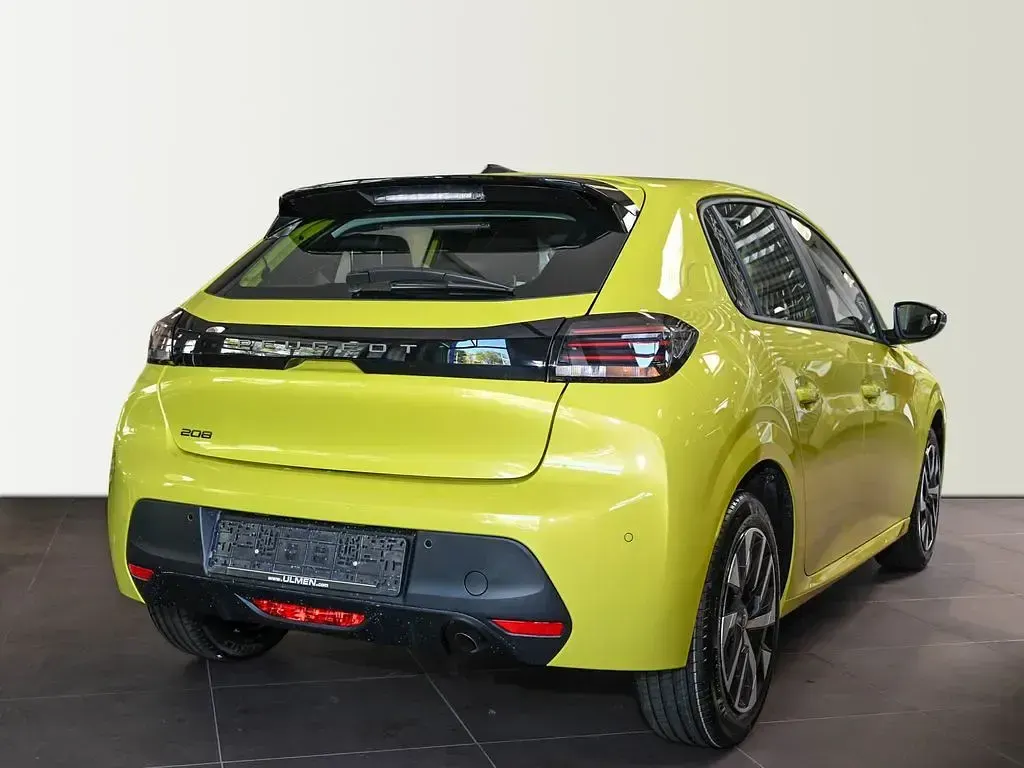 Neu Peugeot 208 Allure 101 PS (74 kW) 2025 Gelb Kleinwagen