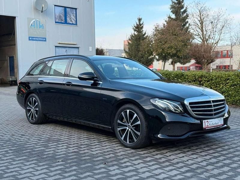 Schwarz Gebraucht 2020 Mercedes E300 Kombi | 24.990 € (Superpreis) - Bild 1/2