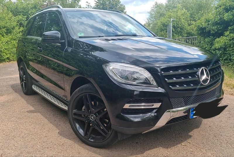 Schwarz Gebraucht 2014 Mercedes 350 SUV | 17.999 € (Fairer Preis) - Bild 1/4
