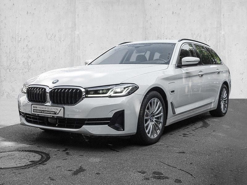 Weiß Gebraucht 2022 BMW 530 Kombi | 35.998 € (Fairer Preis) - Bild 1/4